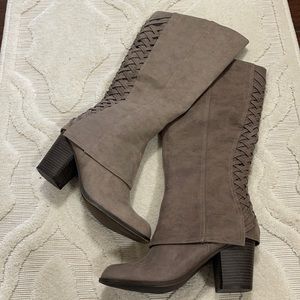 Fergalicious boots size 8.5 taupe/gray